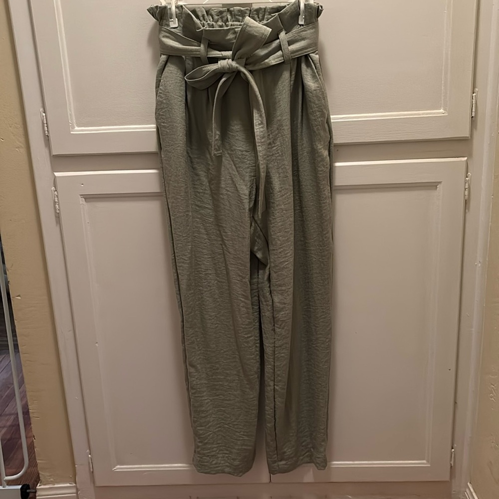Sage paper bag pant with belt